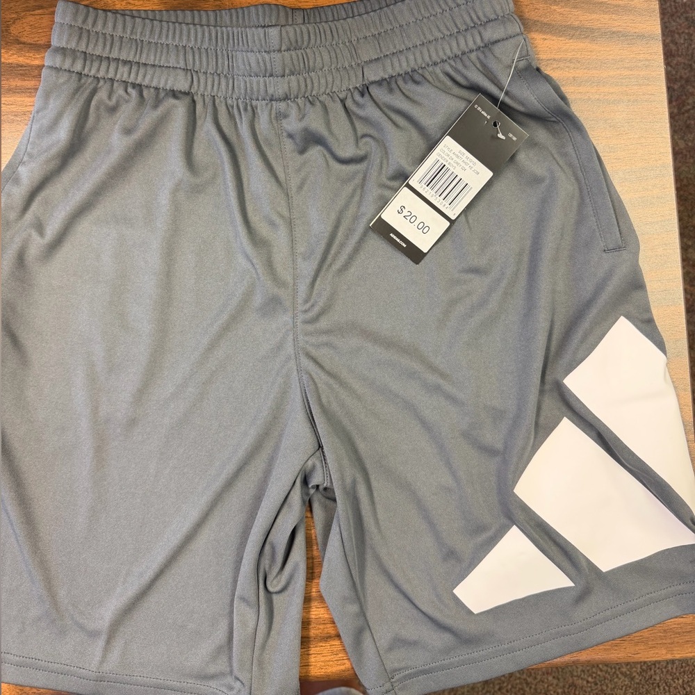 Boys Adidas shorts, new with tags size Med 10/12
